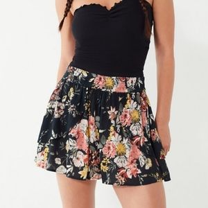 Urban Outfitters || floral flouncy shorts